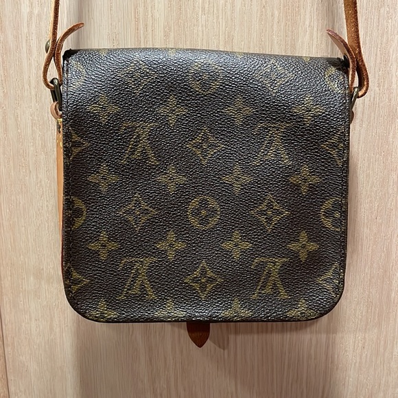 Louis Vuitton Vintage Small Crossbody - Picture 3 of 13